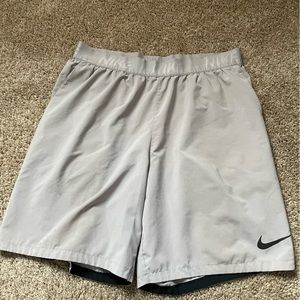 Nike Training CrossFit shorts sz L Grey